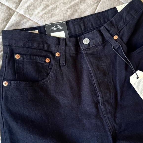 Levi's 501’s Original Cropped Black Jeans - Picture 5 of 5